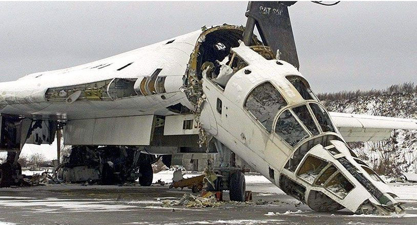 Ukraine là quốc gia được thừa hưởng kho vũ khí khổng lồ sau khi Liên Xô tan rã năm 1991; nhưng do quản lý lỏng lẻo, dẫn đến thất thoát phần lớn. Khi cuộc xung đột Nga-Ukraine nổ ra, Ukraine nhanh chóng hết vũ khí phòng không và phải đi xin viện trợ của các quốc gia; nhất là Mỹ và châu Âu. 