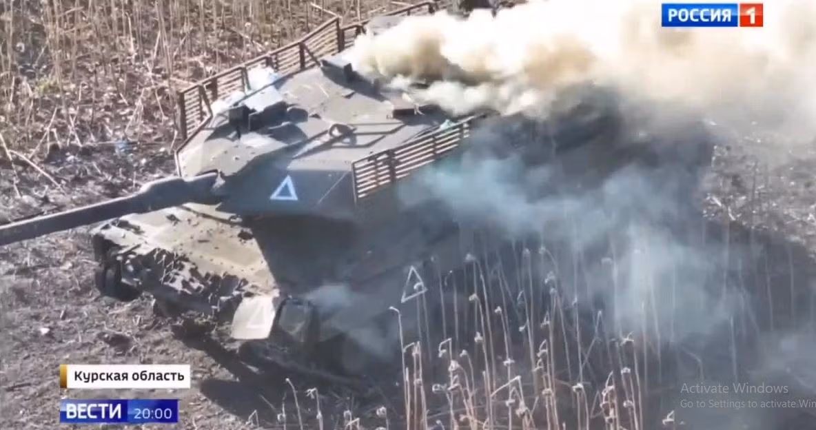 Leopard 2, được coi là một trong những xe tăng cân bằng nhất của phương Tây, cũng có những điểm yếu ở một số khu vực cụ thể, đặc biệt là xung quanh tháp pháo và giáp hông. Ở Ukraine, Leopard 2 đã bị phá hủy bởi tên lửa chống tăng và các thiết bị nổ tự chế, thường được quân Nga sử dụng.