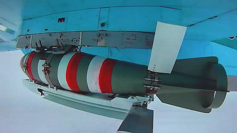 Ông Obnosov cũng cho biết thêm, hệ thống chống can thiệp tác chiến điện tử của đối phương với các mô-đun UMPC đang trải qua giai đoạn thử nghiệm cuối cùng. Ngoài ra, Tập đoàn còn giải quyết các vấn đề về tăng độ chính xác của bom khi bay, cũng như việc tổ chức sản xuất hàng loạt các mô-đun UMPC và các bộ phận điều khiển tên lửa. 