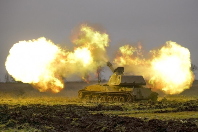 Đồng thời với cuộc tấn công vào Karlovka, Quân đội Nga đang phát triển cuộc tấn công vào các khu vực khác của mặt trận, bao gồm cả khu vực Yasnobrodovka. Những hành động phối hợp này đã tạo thêm áp lực lên Quân đội Ukraine phòng thủ tại đây, buộc họ phải phân tán lực lượng và nguồn lực theo nhiều hướng. Điều này gây khó khăn cho bộ chỉ huy Ukraine trong việc phối hợp các hành động chiến đấu phòng ngự và có thể dẫn đến mất ổn định mặt trận.