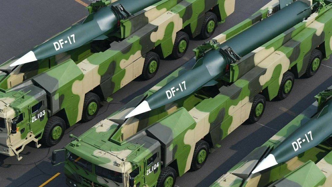 Qua cuộc chiến ở Ukraine đang diễn ra, vấn đề “có thể hết máy bay” đang được đặt ra. Cựu đại tá Gunzinger nói rằng, Mỹ hiện không có đủ dự trữ máy bay ném bom để đối phó với cường độ của một cuộc chiến tranh tổng lực.