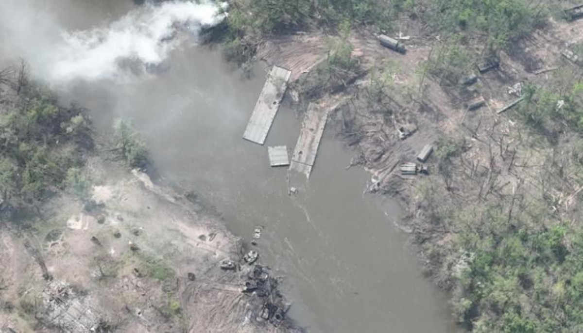 Tuy nhiên, nếu Quân đội Nga ở phía bắc, muốn bao vây Quân đội Ukraine ở phía nam, thì phải vượt sông Bắc Donetsk bằng lực lượng chủ lực; trong đó chủ yếu gồm xe tăng và thiết giáp.