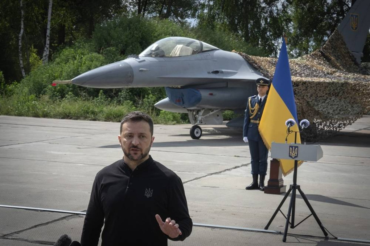 Mặc dù máy bay chiến đấu F-16 của Ukraine đã cũ, nhưng chúng sở hữu nhiều thiết bị điện tử hiện đại, trong đó có cả đường truyền Link 16, một hệ thống tiêu chuẩn NATO để trao đổi dữ liệu chiến thuật. Máy bay AEW&amp;C Saab có thể hoạt động sâu trong lãnh thổ Ukraine ở khoảng cách an toàn, từ đó dẫn đường cho F-16 tiếp cận mục tiêu.