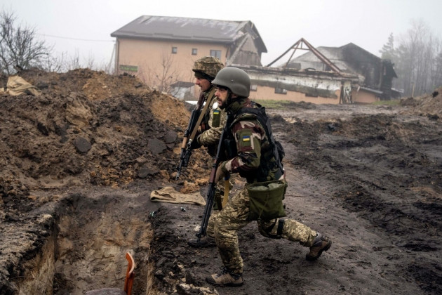 Hơn nữa, nếu quân Ukraine tập trung toàn bộ lực lượng vào một khu vực, quân Nga sẽ chọc thủng hàng phòng ngự ở khu vực còn lại. Còn lực lượng Ukraine đồn trú tại Avdiivka từ lâu đã không còn khả năng phản công.