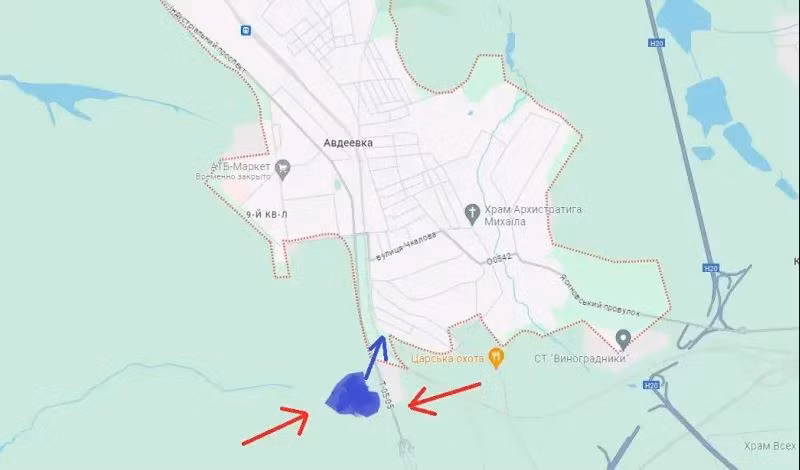 Đặc biệt quan trọng là con đường nối làng Tonenkoe và Khu phố 9 Avdiivka, hiện trở thành con đường huyết mạch vận tải trực tiếp cuối cùng, kết nối Quân đội Ukraine trong thành phố với phần lãnh thổ còn lại mà họ kiểm soát.