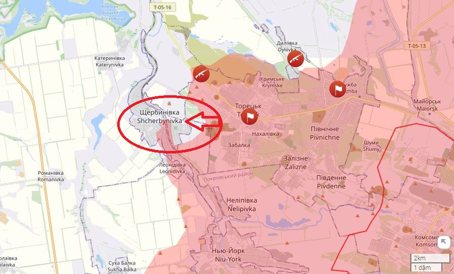 Ngoài Toretsk, ngôi làng lớn Shcherbinovka lân cận cũng đã nằm trong tầm kiểm soát của RFAF, nơi mà AFU sử dụng làm khu vực phòng thủ kiên cố ở sườn phía tây. Ngoài ra, tất cả các điểm cao chính bên trong thành phố Toretsk và vùng phụ cận, bao gồm cả các bãi đất đá thải của các mỏ, đều nằm dưới sự kiểm soát của quân Nga. 