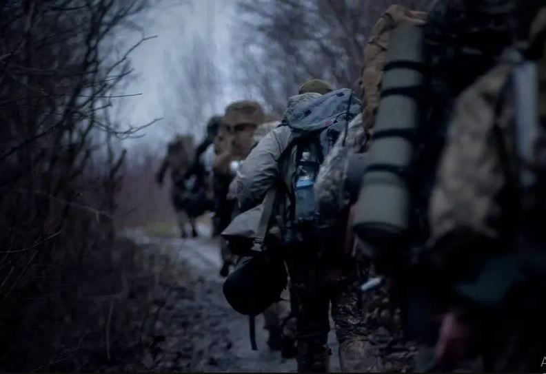 Kênh “Tổng lãnh thiên thần của lực lượng đặc biệt” viết, rất có thể lực lượng đặc biệt của Pháp tới vùng Kursk đóng vai trò cố vấn cho Lực lượng đặc biệt Ukraine, cũng đóng ở khu vực Kursk, như nhóm MTR “Miền Nam” của Ukraine nằm ở vùng lân cận Sudzha. Còn việc tham gia trực tiếp vào chiến đấu là khó có thể xảy ra.