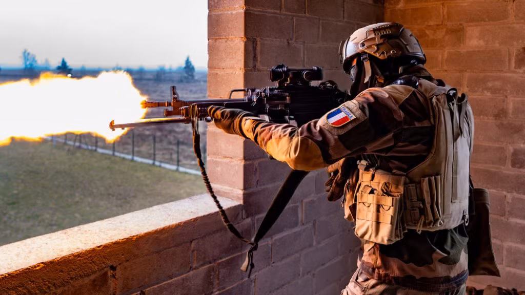 Trong cuộc tập trận, quân đội Pháp nhấn mạnh tầm quan trọng của các thiết bị công nghệ cao như UAV, hệ thống tác chiến điện tử và trinh sát, cố gắng cải thiện khả năng chiến đấu trong các lĩnh vực này. Tuy nhiên, Pháp rõ ràng đang tụt hậu trong lĩnh vực công nghệ UAV tự sát, điều này đã bị những người tham gia cuộc tập trận chỉ trích. 