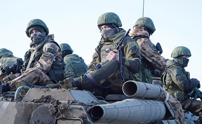 Kết quả của chiến dịch Avdiivka cũng đã bộc lộ một số đặc điểm chính của Quân đội Nga: khả năng thích ứng và điều chỉnh chiến thuật tuyệt vời, sự kiên quyết và kiên trì, tính toán trước về chiến thuật và chiến lược cũng như những hạn chế trong chiến đấu. 