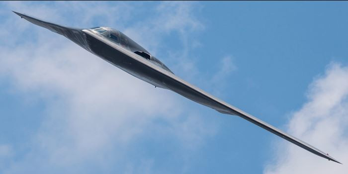 Máy bay ném bom chiến lược tàng hình B-2 được phát triển trong thời kỳ chiến tranh Lạnh, với nhiệm vụ đột phá qua hệ thống phòng không của Liên Xô, để ném bom hạt nhân vào sâu trong lãnh thổ Liên Xô. Ảnh: Pinterest. 