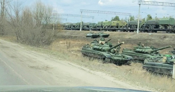 Hiện tại vẫn chưa có thông tin chi tiết về vấn đề này, tuy nhiên các chuyên gia cũng không loại trừ việc số xe tăng này là lực lượng dự bị. Điều đáng quan tâm là số xe tăng chủ lực được trùm kín bạt.