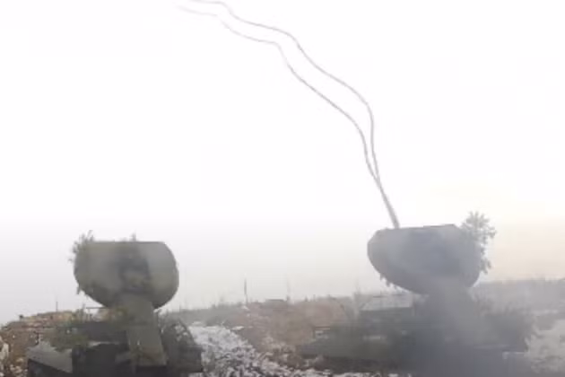 Các xe công binh tự hành rà phá mìn UR-77 của Quân đội Ukraine, trước đây được thấy ở khu dân cư Shirokino, đã được sử dụng để rà phá bom mìn. Thông tin về vấn đề này do phóng viên Igor Strelkov của DPR đưa tin.