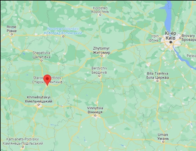 Theo trang tin Topwar.ru của Nga, đã đưa ra nhận xét rằng, cuộc tấn công của Nga vào sân bay thị trấn Starokonstantinov, được đánh giá sẽ gây khó khăn cho các máy bay quân sự của Ukraine; đặc biệt là đơn vị UAV TB2 đóng tại đây.