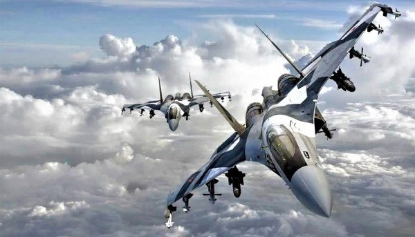Ngoài ra, các máy bay Su-35 của Nga còn tham gia vào các hoạt động chống lại việc trinh sát trên không của đối phương, cũng như ngăn chặn Lực lượng Không quân Ukraine tấn công quân đội Nga, kể cả việc sử dụng UAV. 