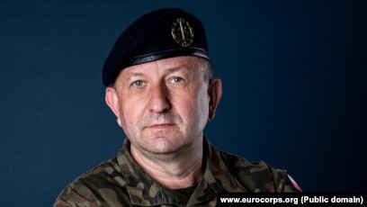 Cách đây không lâu, cơ quan phản gián Quân đội Ba Lan đã bắt đầu điều tra anh ta. Có thông tin đó là cơ quan phản gián Ba Lan thu được bằng chứng cho thấy, Trung tướng Gromadzinski đã bí mật cung cấp thông tin của NATO cho Nga.