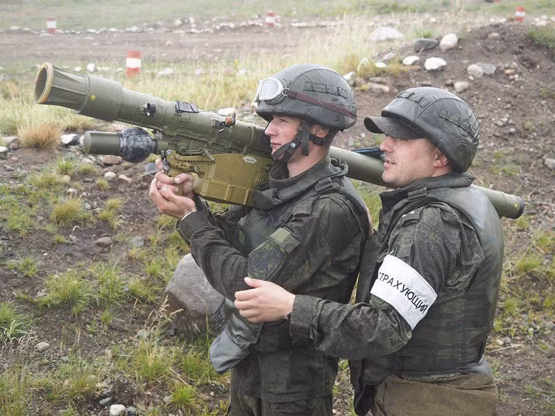 Theo báo chí Đức đưa tin, Đức sẽ quyết định trục xuất các nhà ngoại giao Nga trong tuần này. Tờ Bild đưa tin với tiêu đề “Thủ tướng Đức Schultz muốn đánh đuổi gián điệp của Putin”.