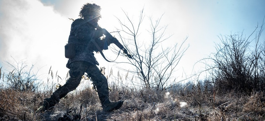 Sư đoàn Dù tinh nhuệ số 7 RFAF đã tung Trung đoàn Dù Cận vệ số 51 và 56 để mở một cuộc tấn công bất ngờ vào phía sau phòng tuyến Ukraine ở khu vực Kursk mà họ chiếm đóng. Bộ Quốc phòng Nga thông báo rằng, lính dù Nga đã tiến tới khu vực biên giới và tràn sang tỉnh Sumy; đồng thời đẩy lùi quân Ukraine ra khỏi Kursk.