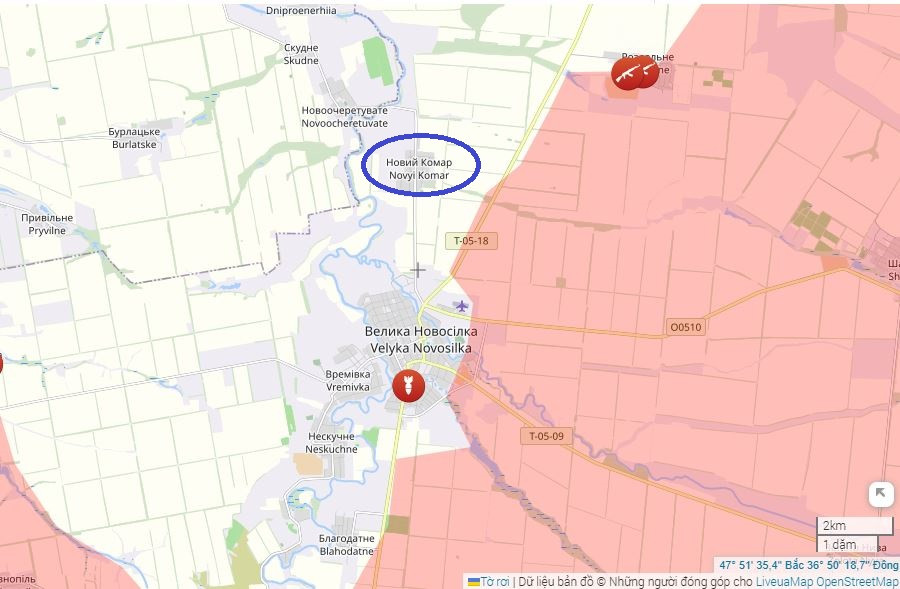 Việc rút lui của quân Ukraine ở Velyka Novosyolka ngày càng trở nên khó khăn. Họ chỉ có thể dựa vào con đường liên thôn ở Novyi Komar làm con đường rút lui chính. Mặc dù tạm thời con đường này vẫn có thể được sử dụng nhưng nó đã bị quân Nga giám sát chặt chẽ và có thể bị tấn công bất cứ lúc nào.