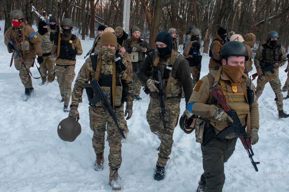 Những người lính đánh thuê nước ngoài cho Quân đội Ukraine cảm thấy rằng họ là những người “không có ngày mai”, họ có thể chết bất cứ lúc nào. Có thể hình dung Ukraine sẽ gặp nhiều “rủi ro” hơn là được, nếu tiếp tục tiếp nhận “quân tình nguyện” một cách tự do như vậy. 