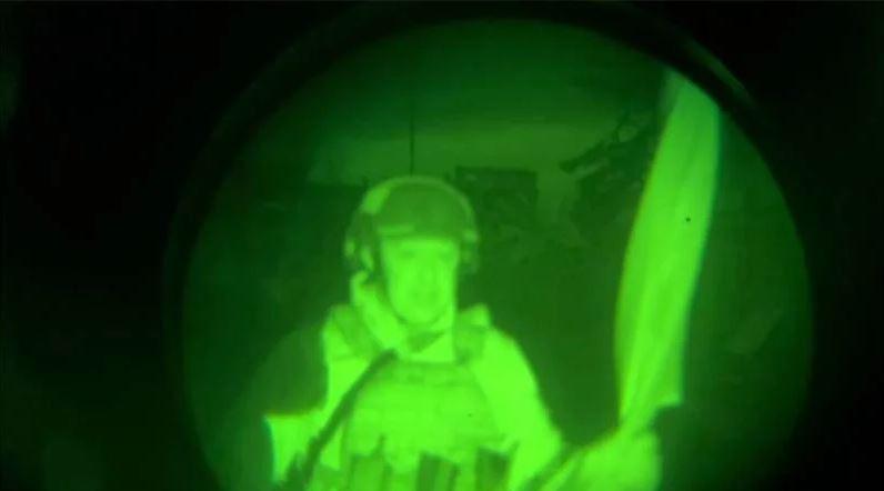 Theo thông tin mới nhất, tòa nhà trung tâm của Bakhmut đã nằm dưới sự kiểm soát của quân Nga. Điều này được xác nhận bởi Chủ tịch công ty lính đánh thuê Wagner (Wagner PMC), ông Yevgeny Prigozhin; khi ông đăng một thông tin trên mạng xã hội rằng, cờ Nga và cờ của Wagner PMC đã được treo trên tòa nhà chính quyền thành phố vào đêm 2/4.