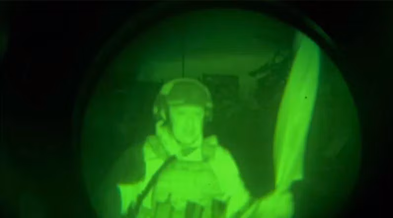 Theo thông tin mới nhất, tòa nhà trung tâm của Bakhmut đã nằm dưới sự kiểm soát của quân Nga. Điều này được xác nhận bởi Chủ tịch công ty lính đánh thuê Wagner (Wagner PMC), ông Yevgeny Prigozhin; khi ông đăng một thông tin trên mạng xã hội rằng, cờ Nga và cờ của Wagner PMC đã được treo trên tòa nhà chính quyền thành phố vào đêm 2/4.