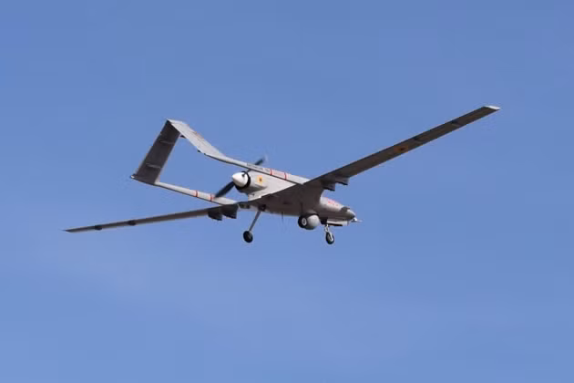 Còn tình hình Ukraine vẫn căng thẳng, ngày hôm nay, người đứng đầu Cộng hòa Nhân dân Donetsk (DPR) tự xưng, Denis Pushilin thông báo rằng, lực lượng dân quân DPR sẽ tấn công UAV TB2 của Ukraine mà không cần cảnh báo, nếu máy bay này vi phạm không phận của khu vực.