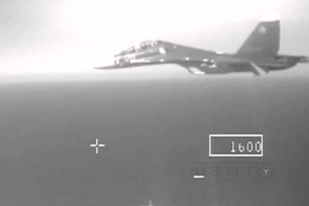 Các hành động khiêu khích của NATO gần biên giới Nga, đã buộc Nga phải phản ứng gay gắt trước các hành động của khối này. Vừa qua, máy bay chiến đấu Su-30SM và tiêm kích bom Su-24 của Nga, đã tiến hành một cuộc tấn công đe dọa, nhưng không sử dụng vũ khí vào một tàu chiến của NATO ở Biển Baltic, gần biên giới Nga.