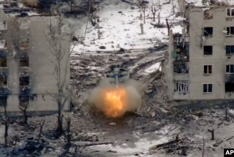 Những kế hoạch tác chiến này của Ukraine đã được đăng trực tiếp trên mạng xã hội; mặc dù quân đội Mỹ đã vội vàng, cố gắng tìm ra kẻ làm lộ tin và xóa tất cả thông tin trên Internet, nhưng rõ ràng là không thể, bởi sức lan truyền quá nhanh của mạng xã hội.