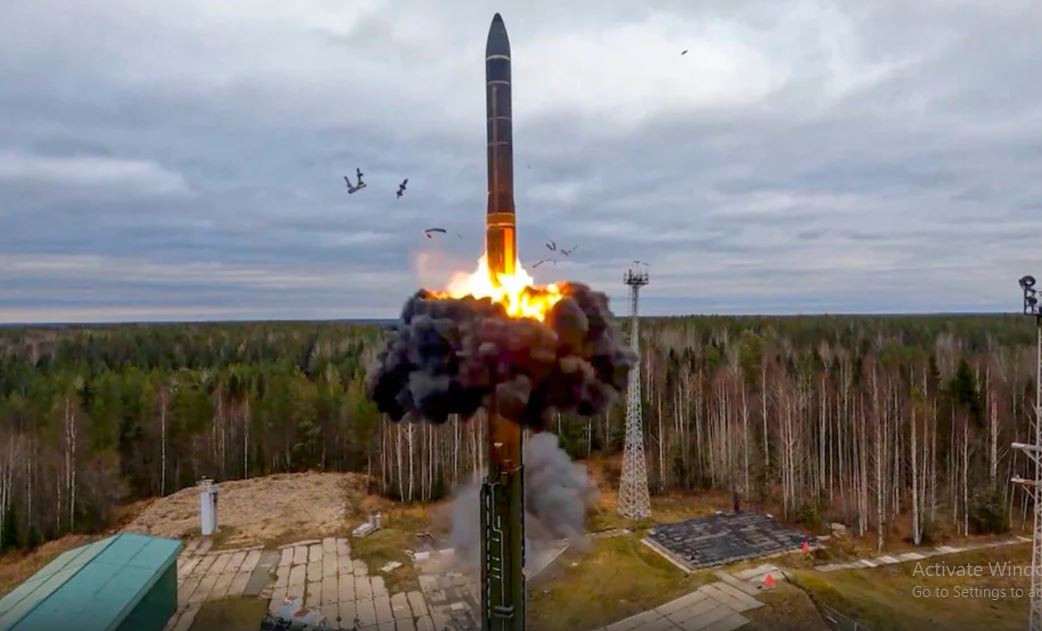 Cần lưu ý rằng, thời gian bay của tên lửa từ thời điểm phóng ở vùng Astrakhan đến khi chạm tới cơ sở công nghiệp quân sự ở Dnepropetrovsk là khoảng 15 phút. Tên lửa được trang bị sáu đầu đạn phân hướng, mỗi đầu đạn lần lượt có sáu đầu đạn phụ. Tốc độ của tên lửa ở phần cuối của quỹ đạo, theo radar quan sát của Ukraina, đã vượt quá Mach 11. 