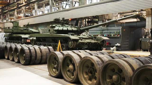 Chính vì lý do này mà trong văn bản bên dưới video, người điều hành tài khoản đã viết một lời bình như sau: “Lại có cuộc nói chuyện về các lệnh trừng phạt tiếp theo của phương Tây, nhưng chúng tôi không quan tâm đến những câu chuyện đó, hiện chúng tôi làm việc cả ngày lẫn đêm”.