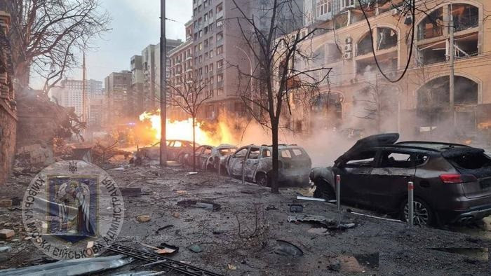 Chính quyền Ukraine tuyên bố, lực lượng phòng không của họ bắn hạ toàn bộ tên lửa và hầu hết UAV. Tuy nhiên, các mảnh vỡ gây thiệt hại dưới mặt đất (?) khiến 13 người thương vong, ngoài ra vụ tấn công còn gây hư hại 630 ngôi nhà, 16 cơ sở y tế. Một số đại sứ quán ở Kiev cũng bị hư hại.