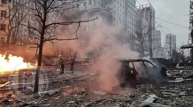 Do vậy, để thực hiện đòn trả đũa, RFAF tiến hành tập kích ồ ạt vào trung tâm ra mệnh lệnh của Ukraine, và có thể nhận thấy, cả Moscow và Kiev trực tiếp bước vào giai đoạn tiêu diệt những yếu nhân của nhau. Tuy nhiên, đòn trả đũa của Moscow thực sự quyết liệt, khi đánh thẳng vào trung tâm ra quyết định của Ukraine.