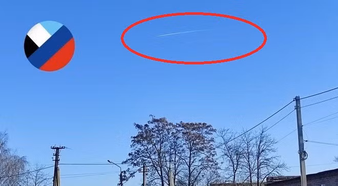 Trong bức ảnh được công bố, người xem có thể thấy luồng khí phản lực của một chiếc máy bay phản lực không rõ chủng loại. Theo nguồn tin, bức ảnh được chụp từ lãnh thổ của khu dân cư Telmanovo, nhưng không thể theo dõi đường bay của máy bay bằng các nguồn giám sát tiêu chuẩn. 