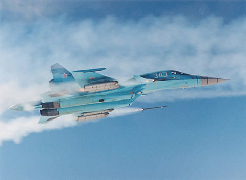 Mặc dù Ukraine được thừa hưởng hàng trăm chiếc Su-27 và MiG-29 từ Liên Xô, nhưng Ukraine không đủ khả năng chi trả chi phí bảo trì; như vậy là đội bay hiện tại của họ rất nhỏ; không đủ gây “khó dễ” với số Su-34 của Nga. 