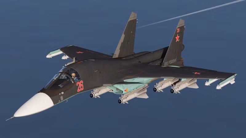 Mặc dù Su-34 được thiết kế cho nhiệm vụ tấn công mặt đất, nhưng máy bay này cũng có khả năng không chiến; kế thừa tính năng cao của dòng Su-27 và được trang bị vũ khí và cảm biến tiên tiến trên máy bay, Su-34 có thể mang tới 8 tên lửa không đối không R-77-1, dẫn đường bằng radar chủ động.