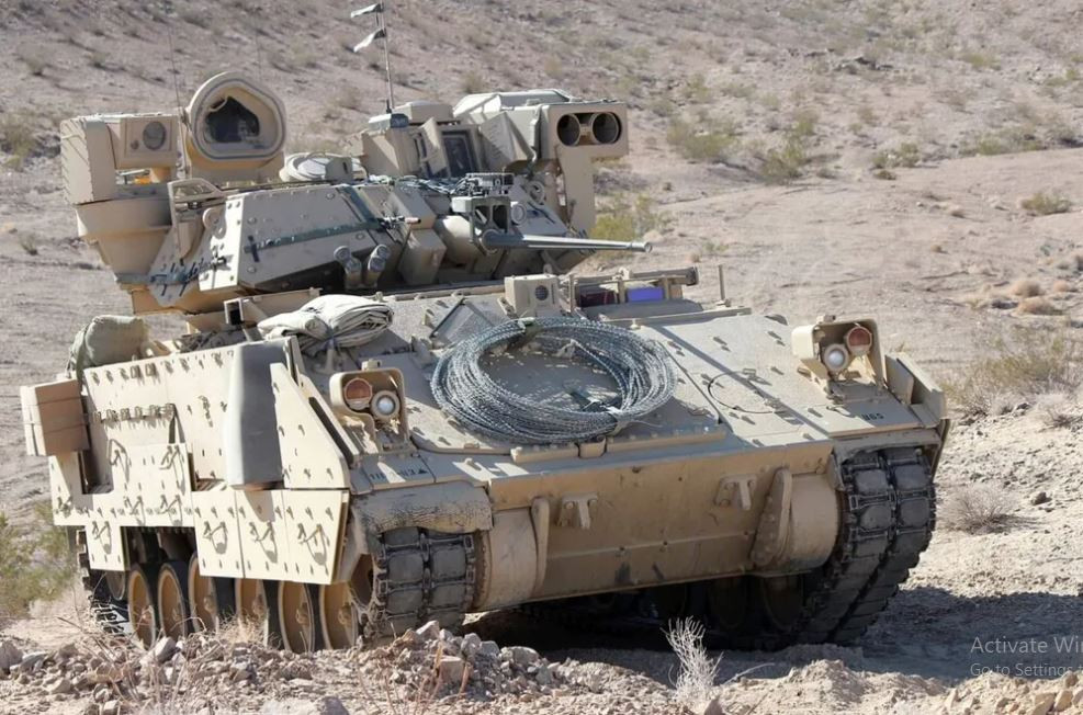 IBAS bao gồm "Hệ thống thu thập mục tiêu (TAS)", tích hợp hệ thống quan sát hồng ngoại thế hệ thứ hai; camera CCD ban ngày; kính quang học đánh dấu trực tiếp (DVO); máy đo xa laser an toàn cho mắt (ELRF); hệ thống phụ điều khiển tên lửa (MCS); bệ phóng tên lửa TOW nâng cấp (TML) và khí tài theo dõi mục tiêu tự động (ATT), cho phép xạ thủ theo dõi tốt các mục tiêu trong tầm nhìn. Ảnh: Flickr. 