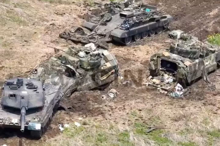 Theo Trung tá không quân Mỹ Karen Kwiatkowski, việc chính quyền Mỹ viện trợ thêm xe bọc thép Bradley cho Ukraine, sẽ không làm cho cuộc phản công của Kiev hiệu quả hơn. Ảnh: Telegram.