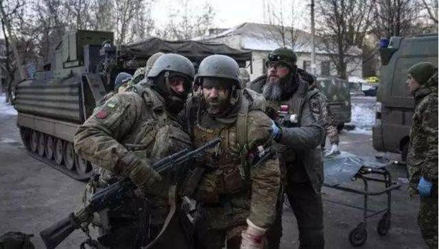 Cuối tuần qua, phía Nga tuyên bố rằng, cuộc tấn công của Nga đã đạt được tiến bộ và chỉ còn cách trung tâm Bakhmut khoảng 1,2 km. Bộ Quốc phòng Ukraine tuyên bố, Quân đội Ukraine tại Bakhmut vẫn đứng vững và họ đã đẩy lùi hơn 100 cuộc tấn công ác liệt của Nga trong vòng một ngày.