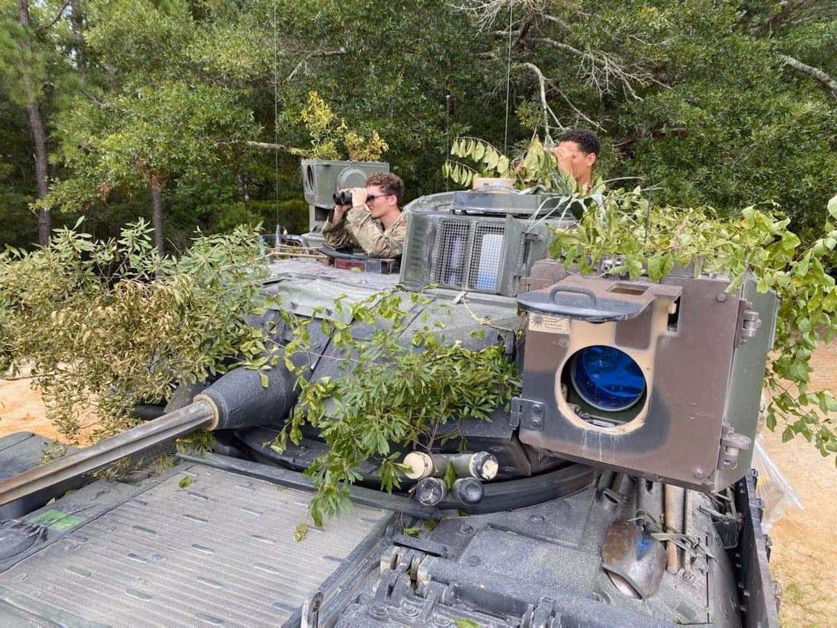 Xe hỗ trợ hỏa lực M7 tập trung vào nhiều nhiệm vụ chiến đấu khác nhau, bao gồm tuần tra, trinh sát và tấn công trực tiếp vào xe tăng địch; đồng thời có khả năng ứng dụng chiến thuật linh hoạt, nhờ khả năng cơ động cao. 