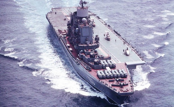 Các “tàu chiến lai” bán tuần dương, bán tàu sân bay đã từng phục vụ ở Pháp, Italia, Anh, Nhật Bản và nhiều nhất là của hải quân Liên Xô; nhưng hiệu suất của các tàu chiến này không phải là lý tưởng.