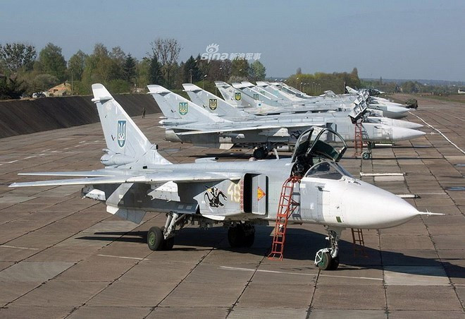 Khi Không quân Ukraine tổ chức một cuộc tập trận lớn ở miền nam đất nước vào tuần trước, thì họ vẫn sử dụng các máy bay chiến đấu và tên lửa kiểu cũ như Su-27, MiG-29 và S-300V, được sản xuất từ thời Liên Xô; nhưng chưa hề được nâng cấp. 