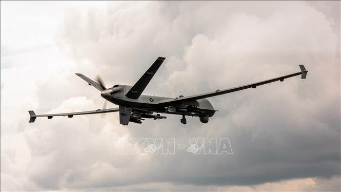 Nhưng xét về khả năng cơ động, trần bay và tốc độ thì UAV Predator thua xa Su-27; loại chiến đấu cơ này, mặc dù đã ra đời được 40 năm, nhưng khả năng bay và cơ động của nó vẫn thuộc “top” đỉnh của thế giới.