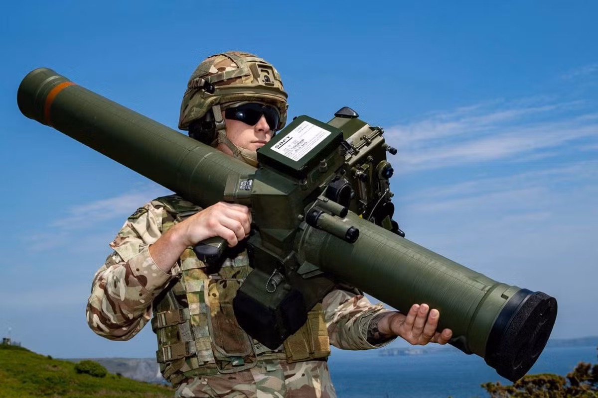 MANPADS Starstreak do Thales phát triển được quảng cáo là một MANPADS hiện đại điển hình. Đây là hệ thống phòng không nhỏ gọn (dài 1,4 m), nhẹ (14 kg), được thiết kế để bảo vệ lực lượng mặt đất khỏi các phương tiện tấn công đường không khác nhau trong bán kính 7 km.