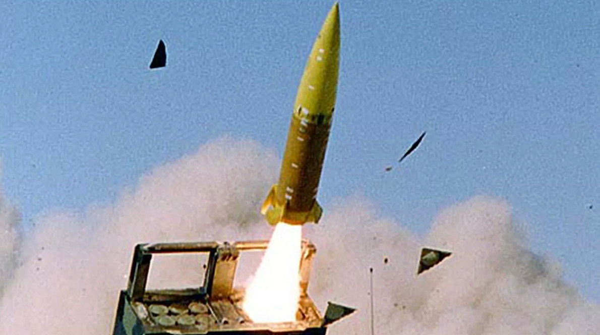 Điểm hạn chế nữa của tên lửa ATACMS đó là không thể mở rộng tầm bắn hay tăng đường kính đầu đạn và khả năng công phá của đầu đạn, đồng thời không thể cải tiến, nâng cấp để sử dụng làm tên lửa tầm trung do kích thước của tên lửa quá nhỏ. 