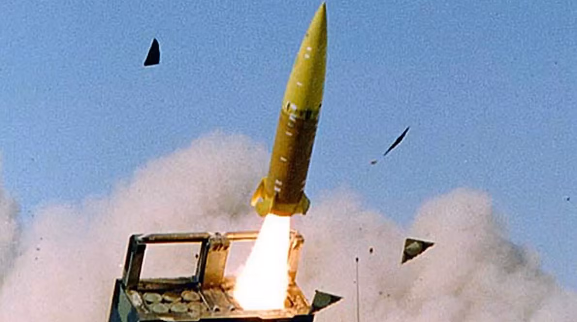 Điểm hạn chế nữa của tên lửa ATACMS đó là không thể mở rộng tầm bắn hay tăng đường kính đầu đạn và khả năng công phá của đầu đạn, đồng thời không thể cải tiến, nâng cấp để sử dụng làm tên lửa tầm trung do kích thước của tên lửa quá nhỏ. 