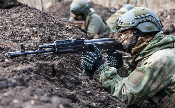 Tuy nhiên Quân đội Nga cũng không dễ dàng có thể đánh bật quân Ukraine ở trung tâm Chasov Yar, khi quân Ukraine tiếp tục củng cố sức mạnh phòng thủ ở trung tâm thành phố và ở các vành đai rừng lân cận, nơi có mạng lưới chiến hào và hầm trú ẩn rộng khắp, được xây dựng bằng bê tông cốt thép.