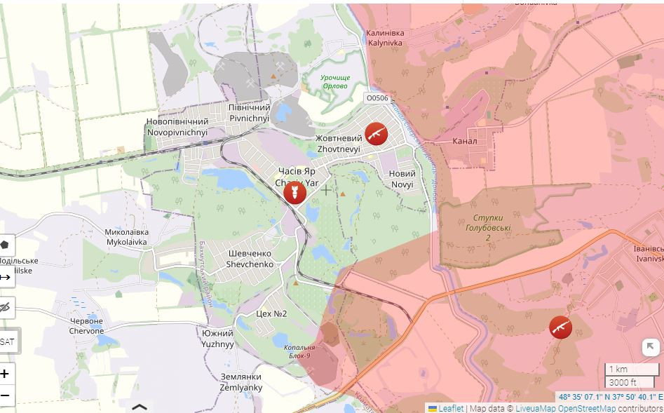 Chuyên gia phân tích quân sự của tờ Bild (Đức) Julian Röpke cho rằng, Quân đội Nga đã chọc thủng tuyến phòng ngự của Ukraine ở bờ tây kênh đào. Röpke đánh giá, mặc dù quân Nga không thể vượt qua kênh đào Seversky Donets-Donbass trong nhiều tháng, nhưng vào ngày 18/10, các mũi đột phá của họ đã vượt qua được cửa mở, tiến sâu tới 2,5 km về phía tây, dọc theo khu vực ngoại ô phía nam thành phố.