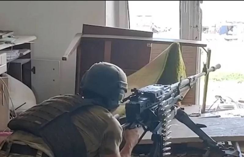 Mặc dù theo bản tin chiến trường của mình, phía Quân đội Nga dường như đã hạ thấp những tổn thất của họ; tuy nhiên, xét từ một số động thái cụ thể của Quân đội Nga, rõ ràng Quân đội Nga đã không hề dễ dàng chiến đấu tại Bakhmut. 