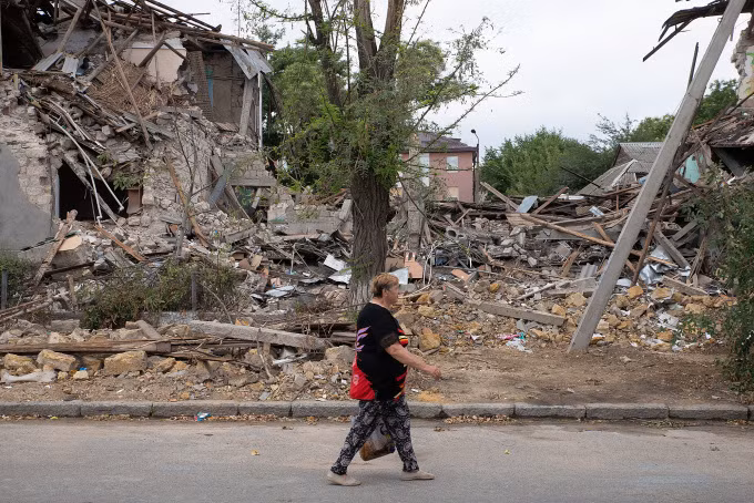 Hiện có thông tin cho rằng, chính quyền vùng Dnipropetrovsk đang rơi vào tình trạng hoảng loạn. Vitaly Kiselev, Trợ lý Bộ trưởng Bộ Nội vụ Cộng hòa Nhân dân Luhansk (LPR) tự xưng, ngày 2/8 cho biết, "Các cơ quan nhà nước tại Dnipropetrovsk đang thu dọn tài liệu”. 