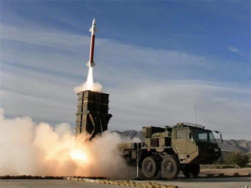 Về bản chất, Nhật Bản cần có khả năng làm chệch hướng và làm suy giảm bất kỳ cuộc tấn công phủ đầu nào của Trung Quốc hoặc Triều Tiên vào nước này, tạo thời gian cho Mỹ và các đồng minh khác phản ứng quân sự.